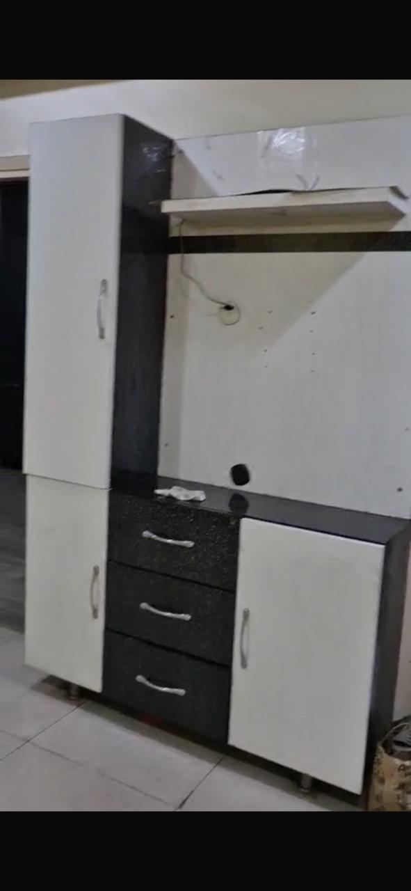 10th Avenue : 1BHK Semi Furnished Flat For Sell in Gaur City 2, Noida Extension 