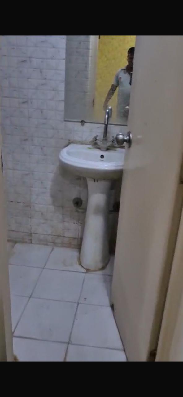 10th Avenue : 1BHK Semi Furnished Flat For Sell in Gaur City 2, Noida Extension
