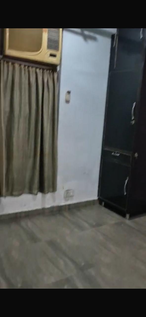 10th Avenue : 1BHK Semi Furnished Flat For Sell in Gaur City 2, Noida Extension