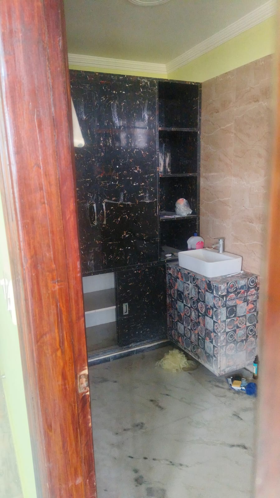 Patwari Village : 3 BHK Semi Furnished House For Rent in Patwari. Noida Extension