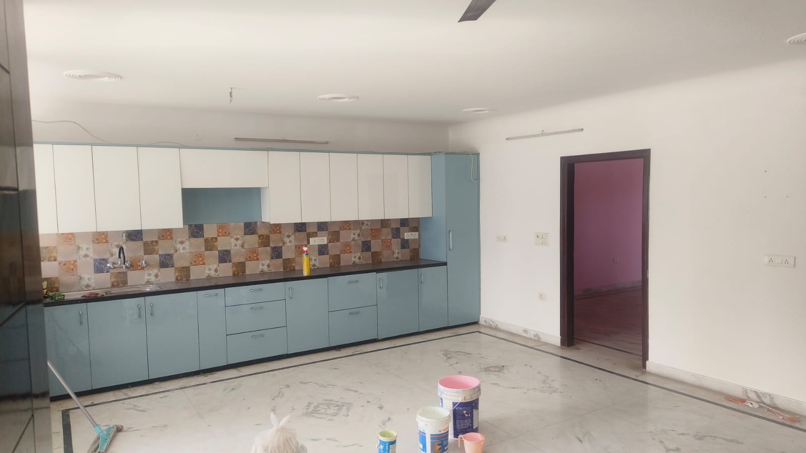 Patwari Village : 3 BHK Semi Furnished House For Rent in Patwari. Noida Extension