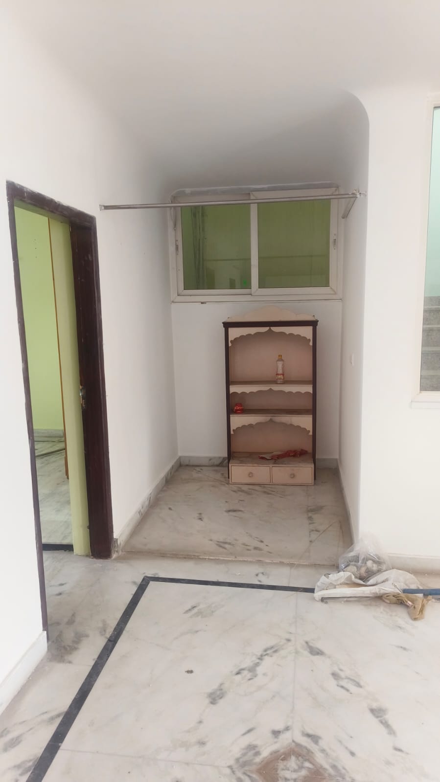 Patwari Village : 3 BHK Semi Furnished House For Rent in Patwari. Noida Extension