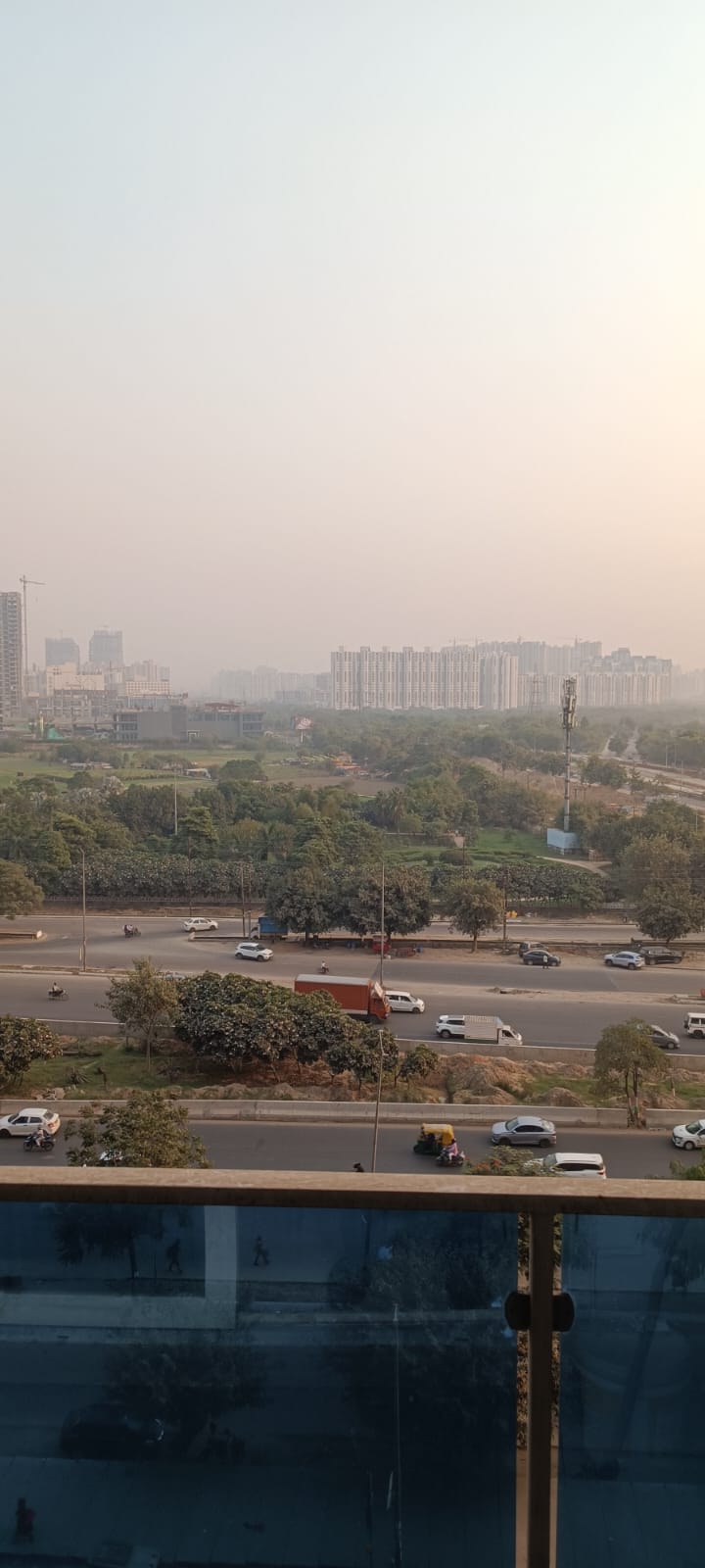 Gaur City Center : Fully Furnished Office For Rent in Sector 4, Noida Extension