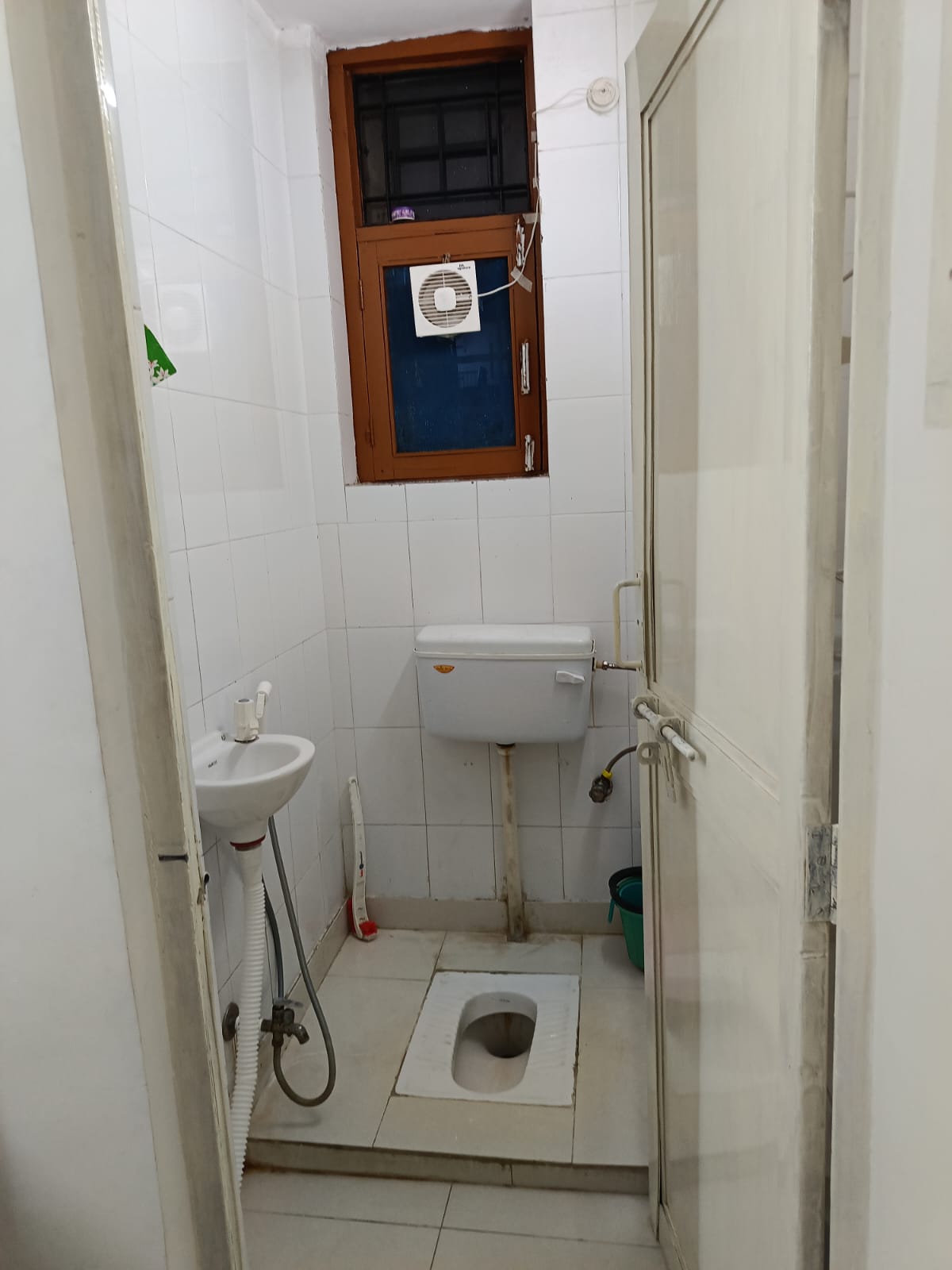Green View Apartment : 1BHK Semi Furnished Flat For Rent in Sector 99, Noida