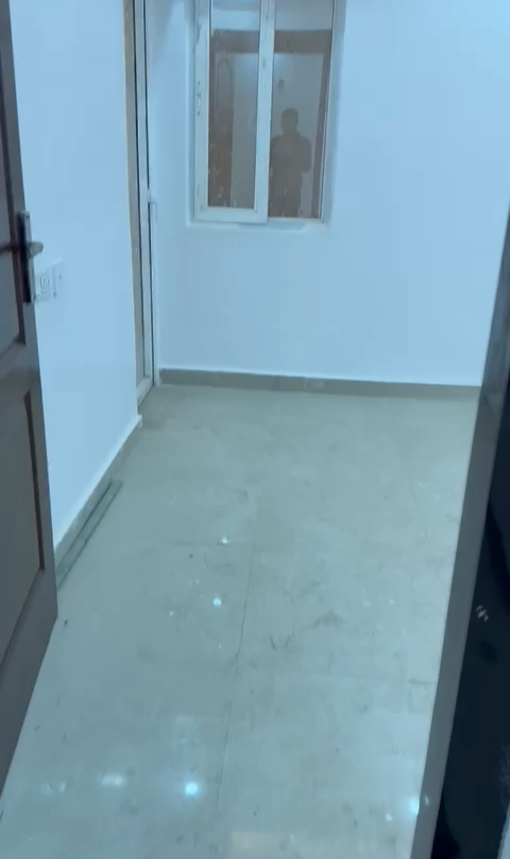 Aims Green Avenue : 2 BHK Fully Furnished Flat For Rent in Sector 4, Noida Extension