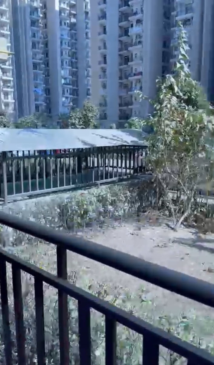 Aims Green Avenue : 2 BHK Fully Furnished Flat For Rent in Sector 4, Noida Extension