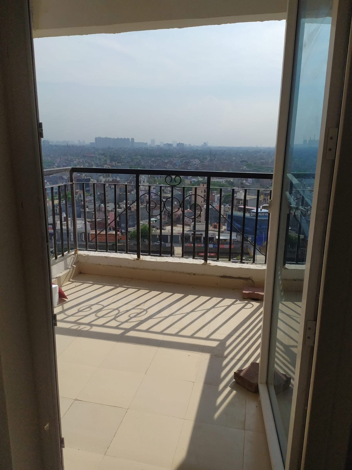 14th Avenue: 1 BHK Flat for rent in Gaur City 2, Noida Extension