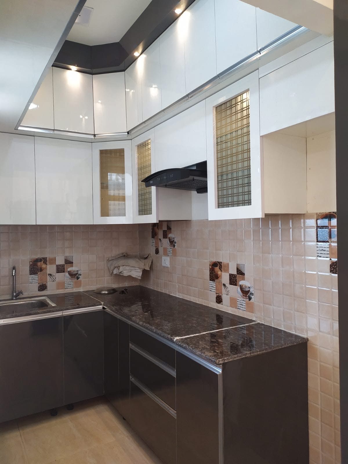 14th Avenue: 1 BHK Flat for rent in Gaur City 2, Noida Extension