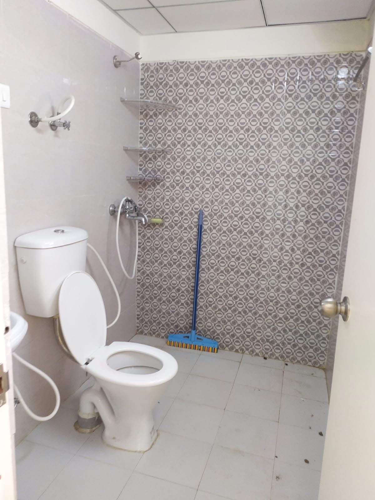 14th Avenue: 1 BHK Flat for rent in Gaur City 2, Noida Extension