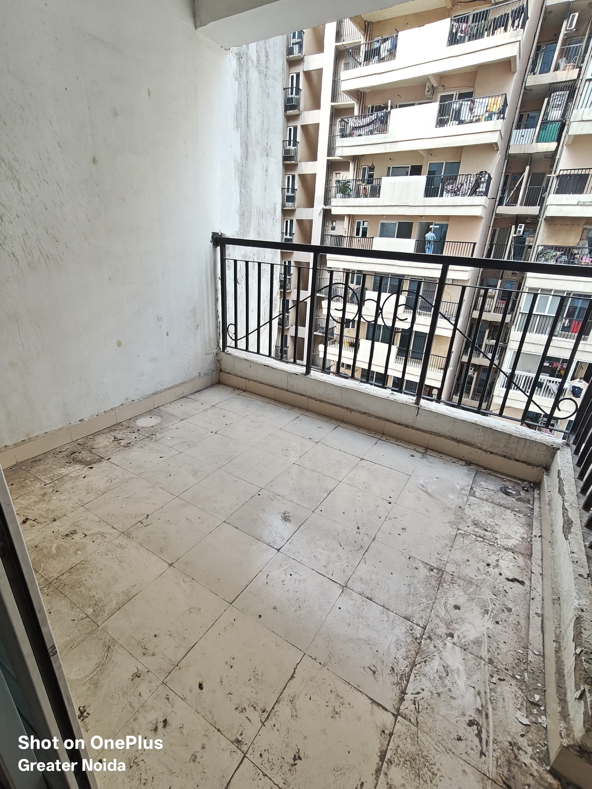 14th Avenue: 1 RK Semi Furnished Flat for rent in 14th Avenue, Noida Extension
