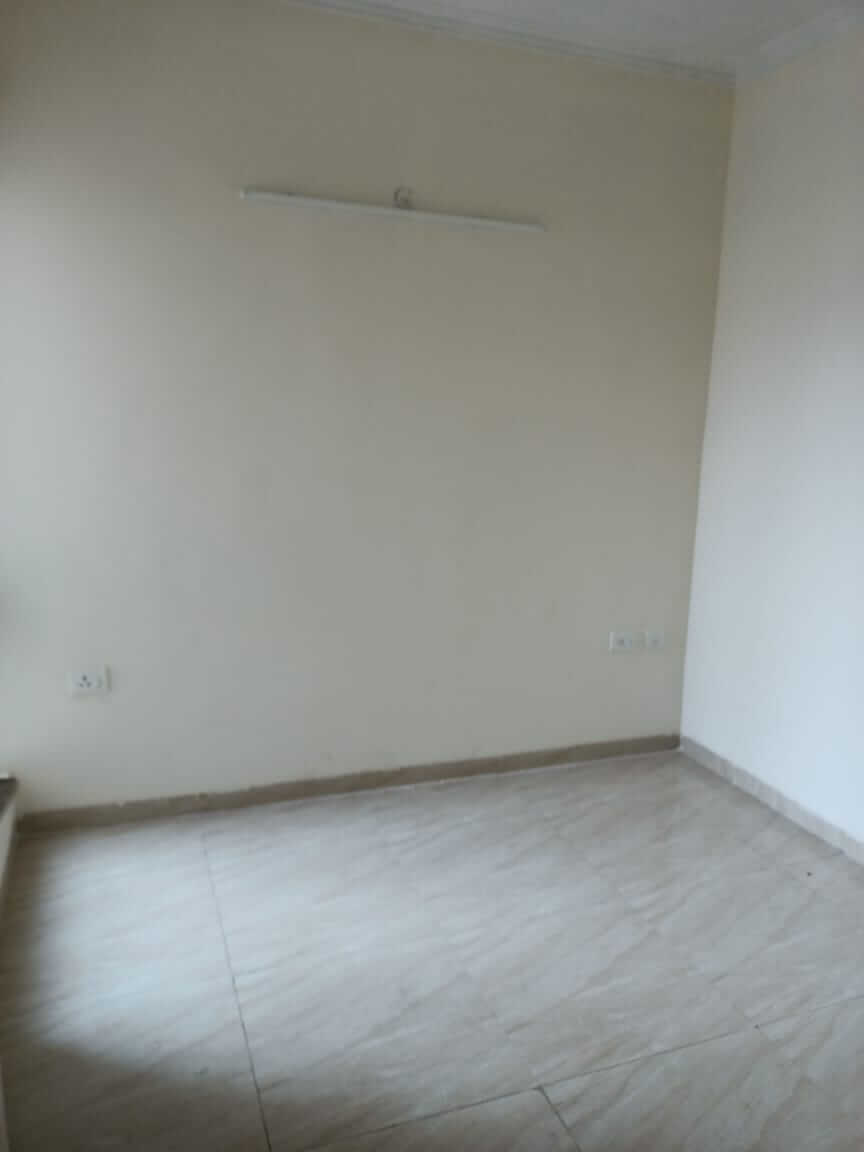 14th Avenue : 2 BHK Flat for sale in Gaur City 2 Noida Extension