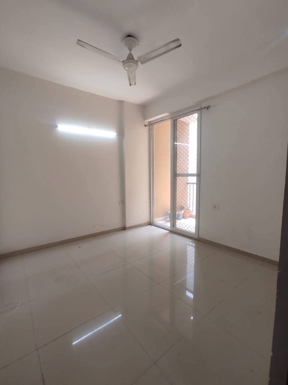 14th Avenue : 2 BHK Semi Furnished Flat for rent in 14th Avenue, Gaur City 2, Noida Extension