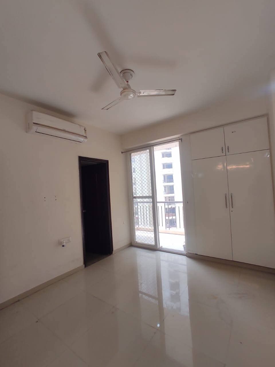14th Avenue : 2 BHK Semi Furnished Flat for rent in 14th Avenue, Gaur City 2, Noida Extension