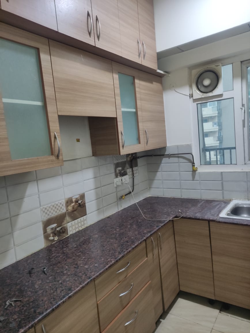 14th Avenue : 2BHK Semi Furnished Flat For Sell in Gaur City 2, Noida Extension 