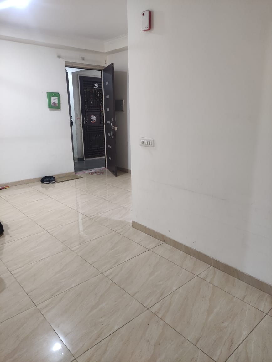 14th Avenue : 2BHK Semi Furnished Flat For Sell in Gaur City 2, Noida Extension