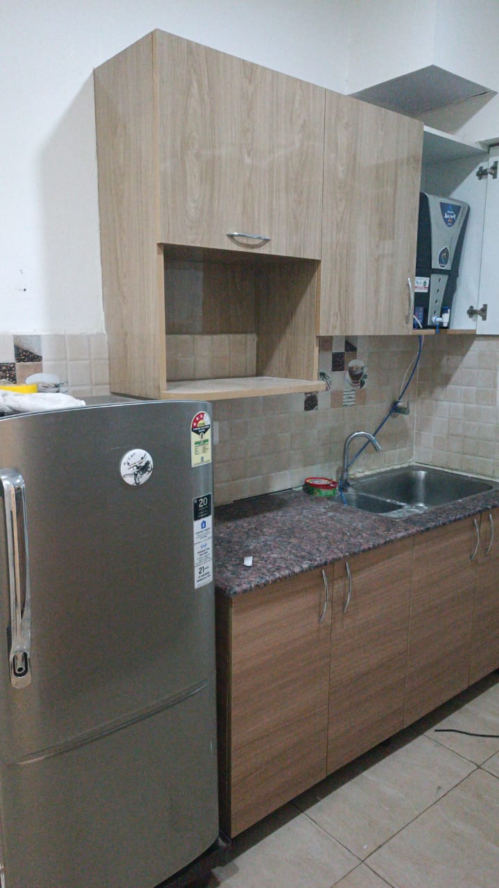 14th Avenue : 3 BHK Semi Furnished flat for rent in Gaur city 2, Noida Extension