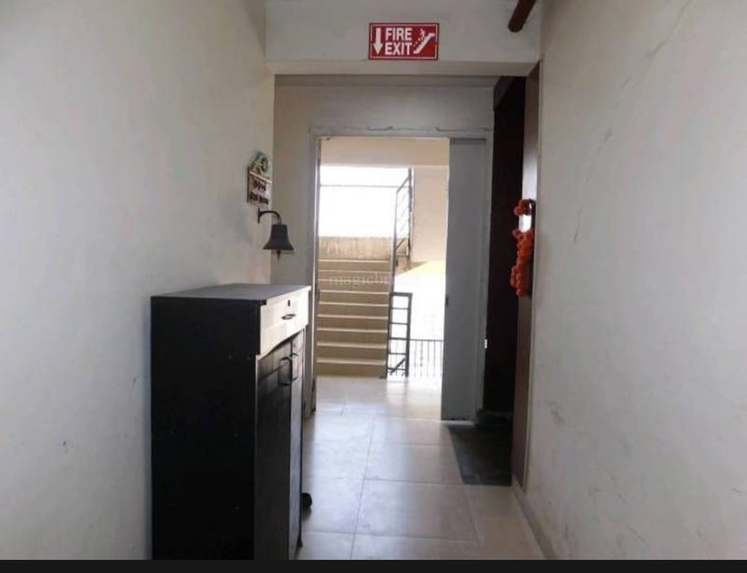 14th Avenue : 3 BHK Semi Furnished Flat for sale in Gaur City 2, Noida Extension