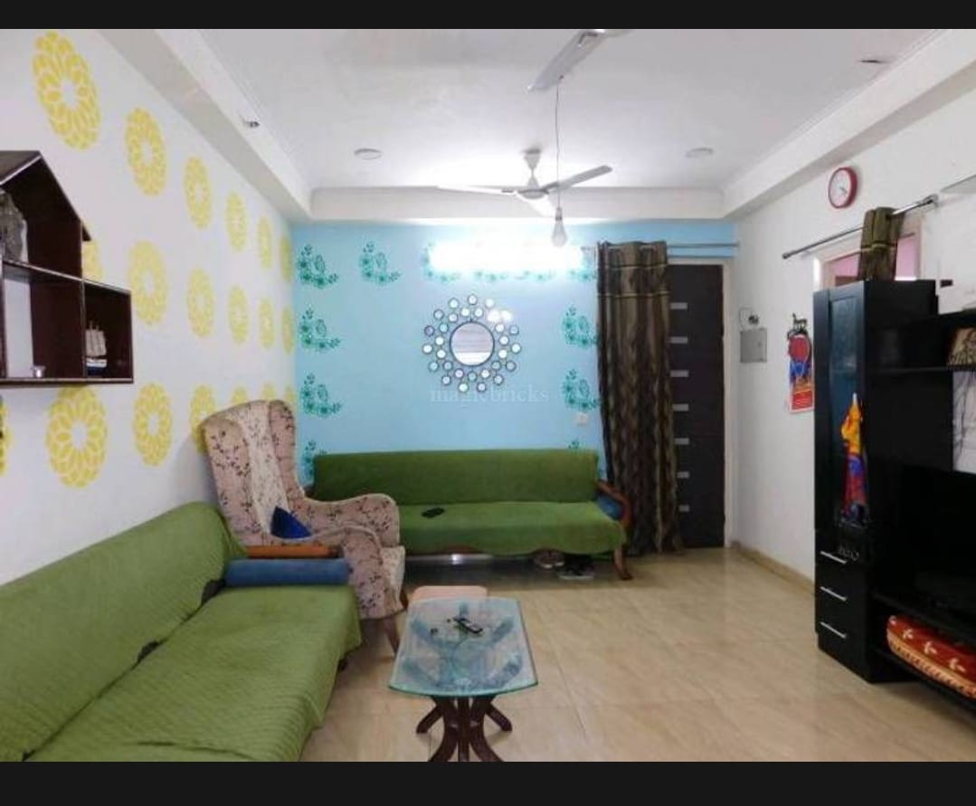 14th Avenue : 3 BHK Semi Furnished Flat for sale in Gaur City 2, Noida Extension