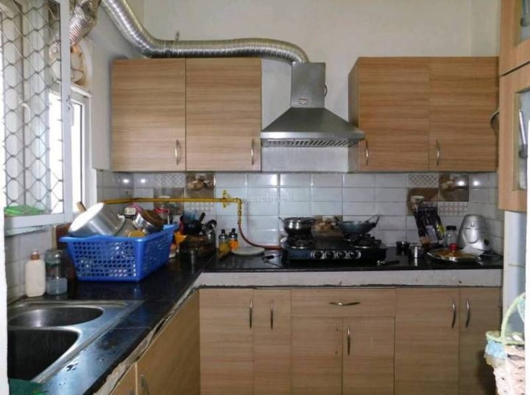 14th Avenue : 3 BHK Semi Furnished Flat for sale in Gaur City 2, Noida Extension