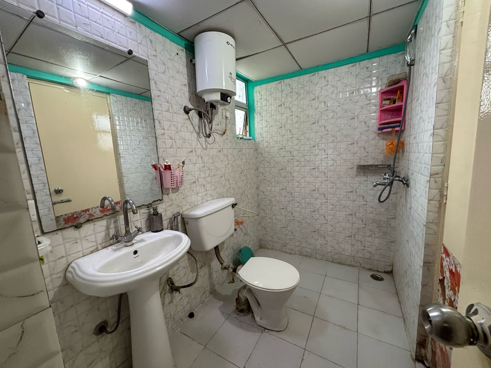6th Avenue : 3BHK Fully Furnished Flat For Rent in Gaur City 2, Noida Extension