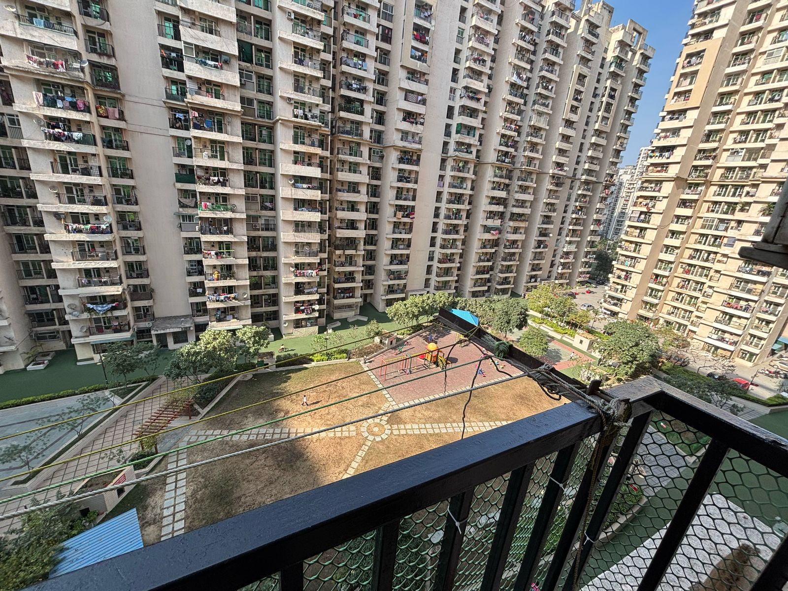 6th Avenue : 3BHK Fully Furnished Flat For Rent in Gaur City 2, Noida Extension
