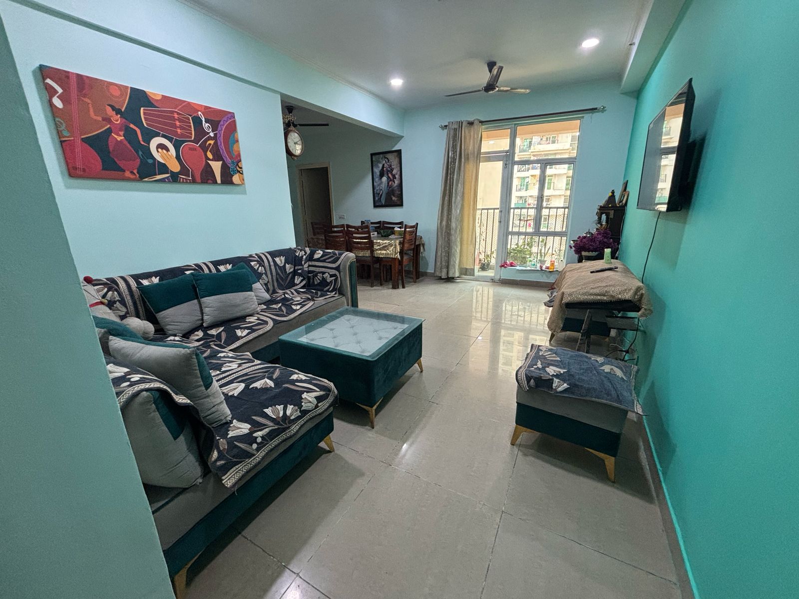 6th Avenue : 3BHK Fully Furnished Flat For Rent in Gaur City 2, Noida Extension