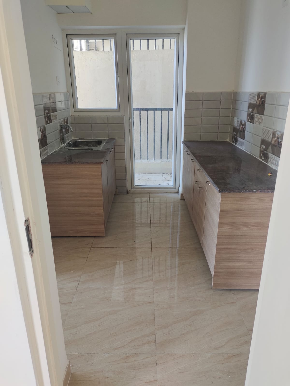 16th Parkview Gaur Yamuna City : 2 BHK Semi Furnished Flat For Rent in Sector 19, Yamuna Expressway