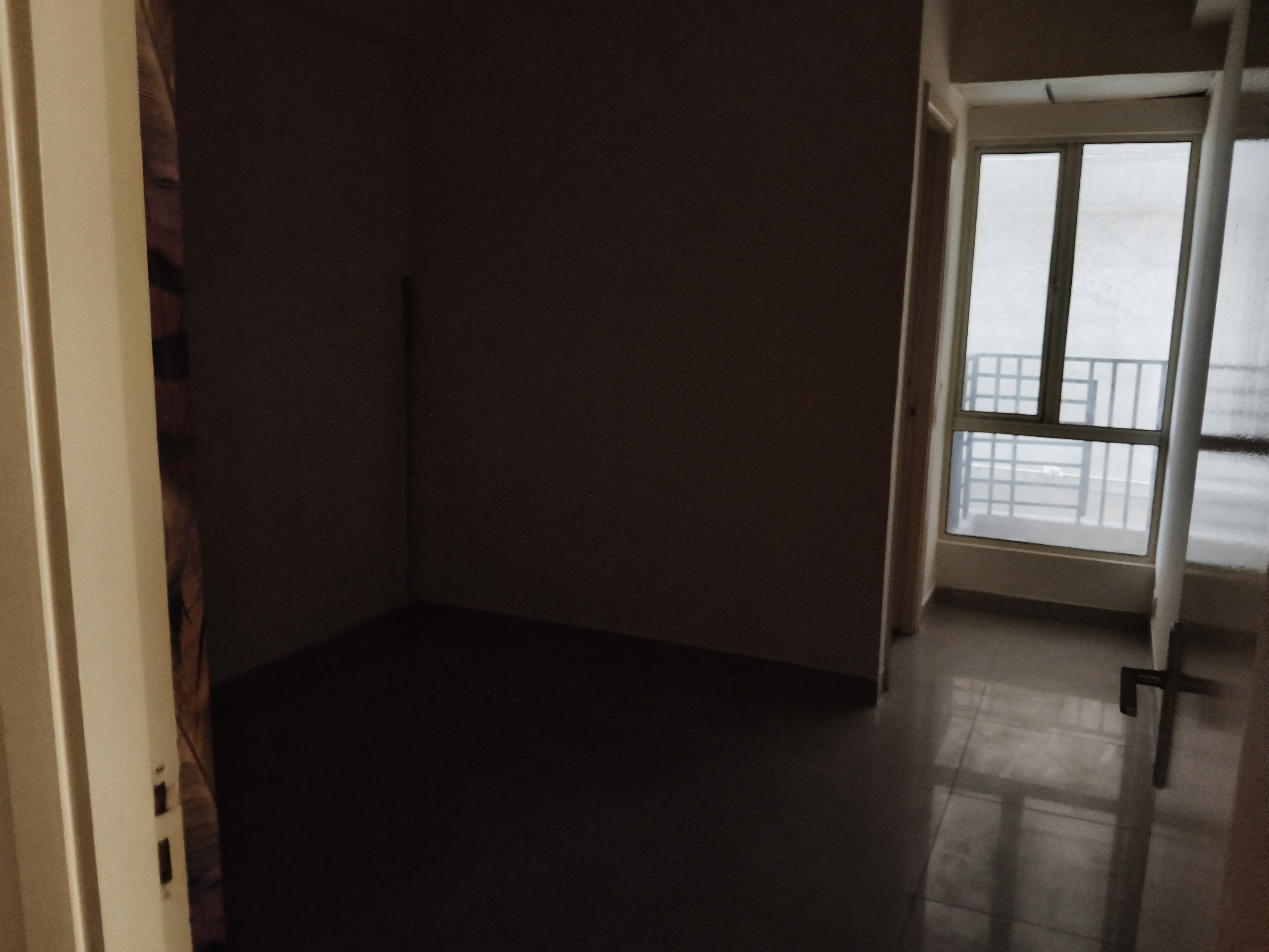 1st Avenue : 3BHK Semi Furnished Flat For Sell in Gaur City  1, Noida Extesion