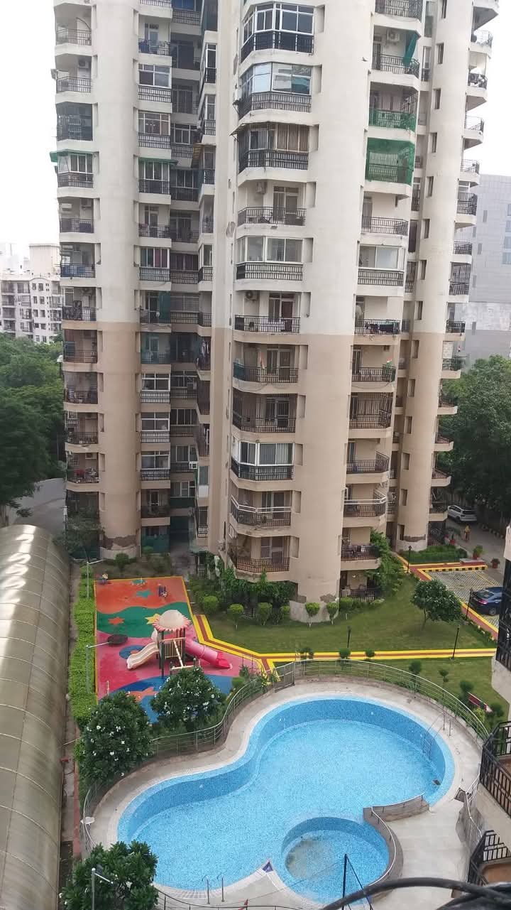 Gardenia Grace : 2 BHK Semi Furnished flat for rent in Sector 61, Noida