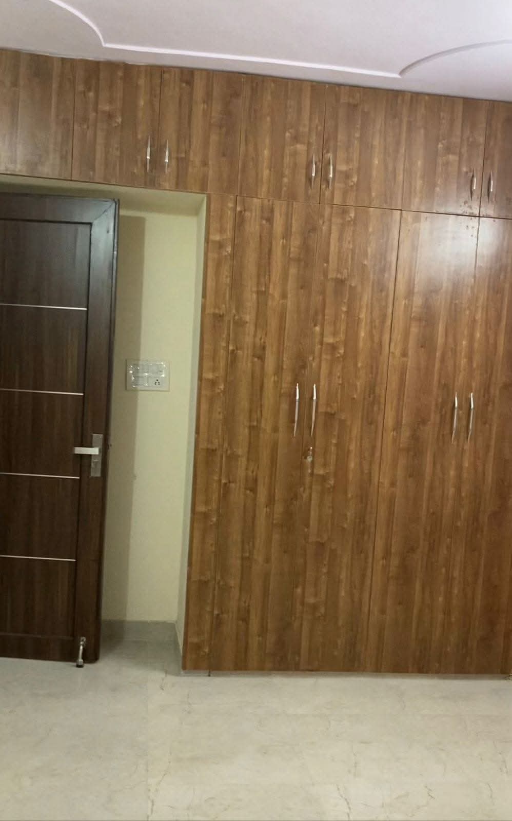 3 BHK Semi Furnished Flat for rent in Sector 5, Vasundhara, Ghaziabad
