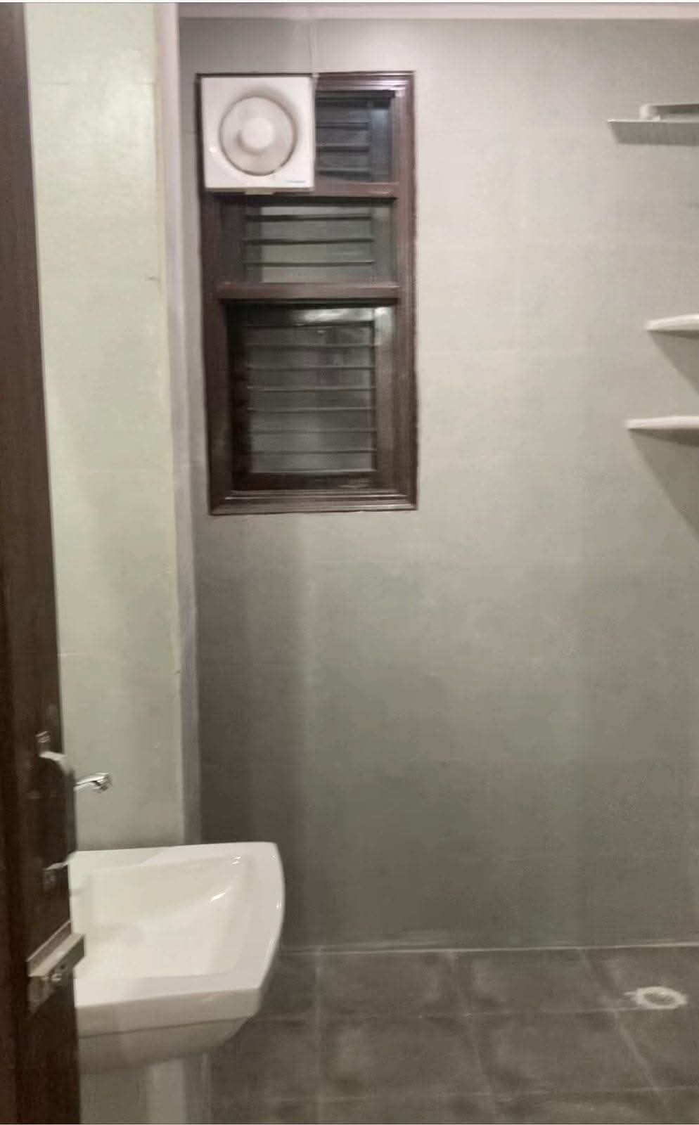 3 BHK Semi Furnished Flat for rent in Sector 5, Vasundhara, Ghaziabad