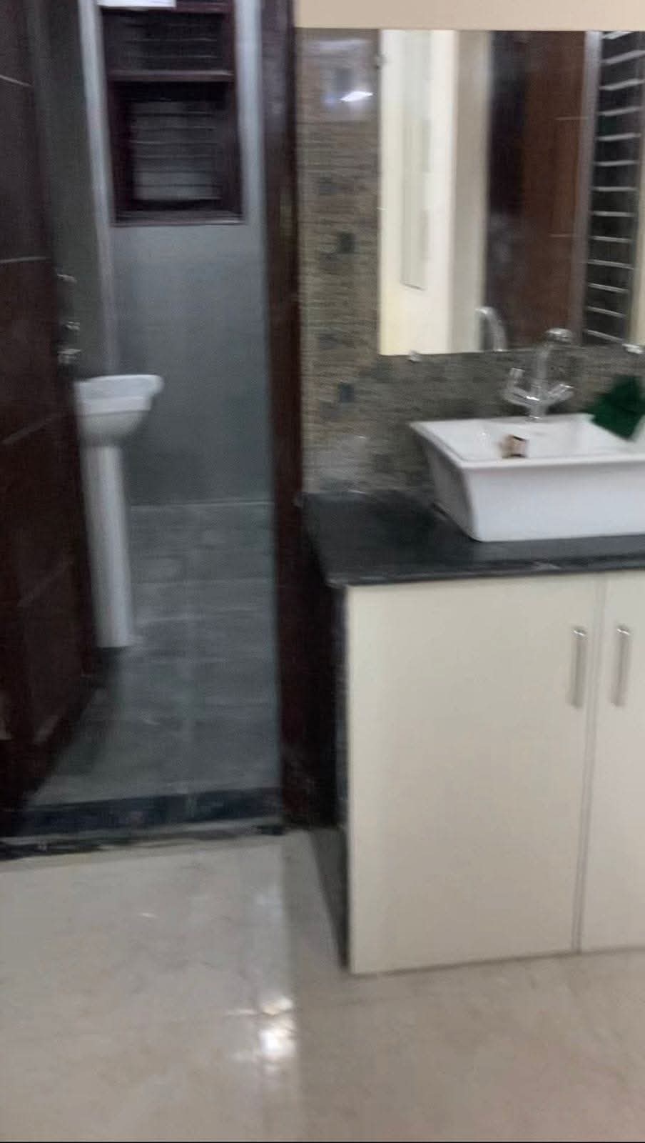 3 BHK Semi Furnished Flat for rent in Sector 5, Vasundhara, Ghaziabad
