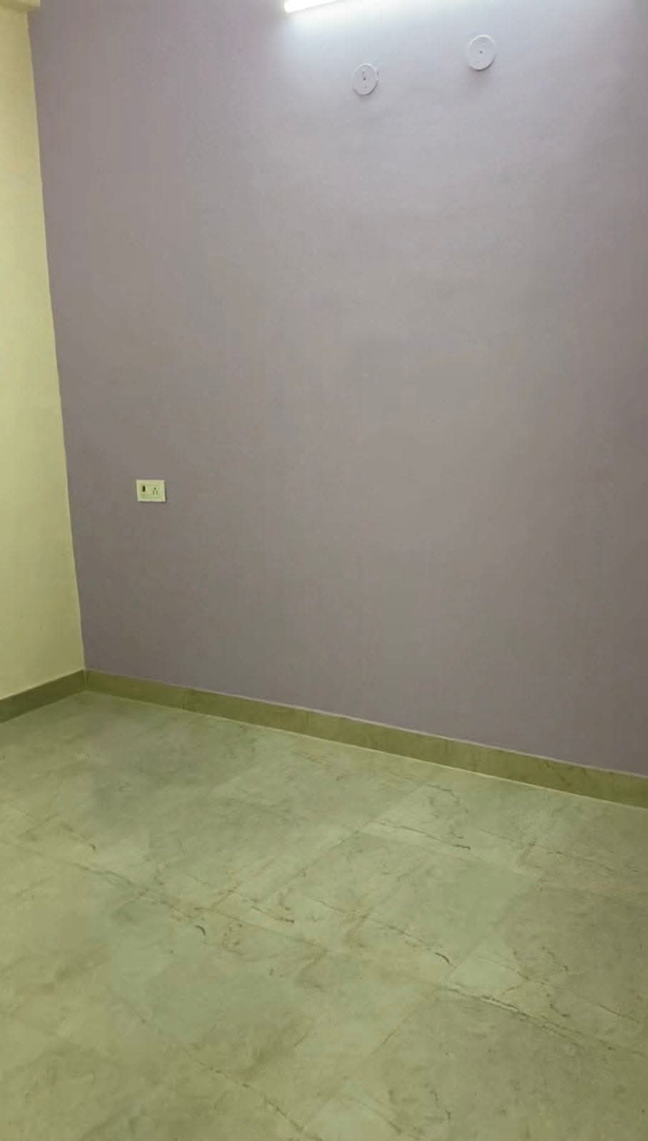 3 BHK Semi Furnished Flat for rent in Sector 5, Vasundhara, Ghaziabad