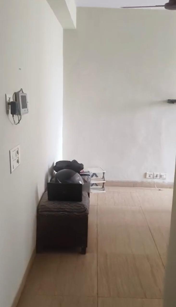 3C Lotus Panache : 2BHK Fully Furnished Flat For Rent in Sector 110, Noida