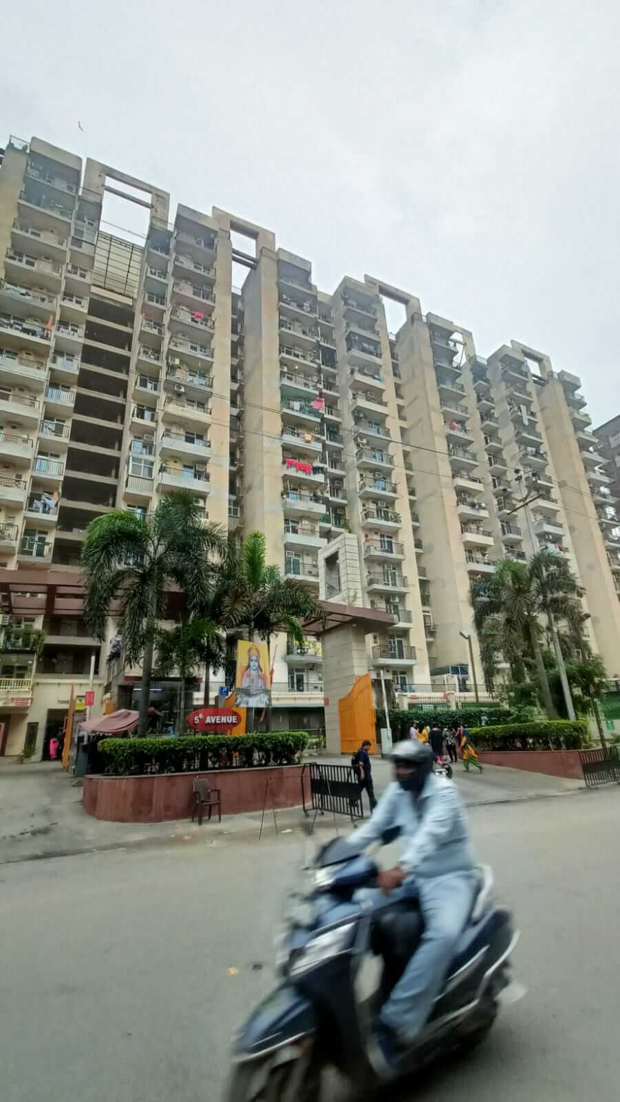 5th Avenue: 2 BHK Flat for sale in Gaur City 1, Noida Extension