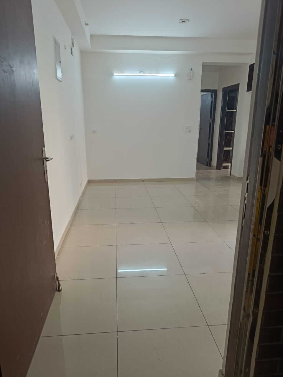 5th Avenue: 2 BHK Flat for sale in Gaur City 1, Noida Extension