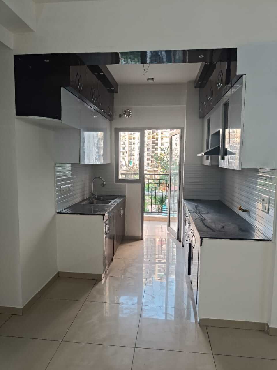 5th Avenue: 2 BHK Flat for sale in Gaur City 1, Noida Extension