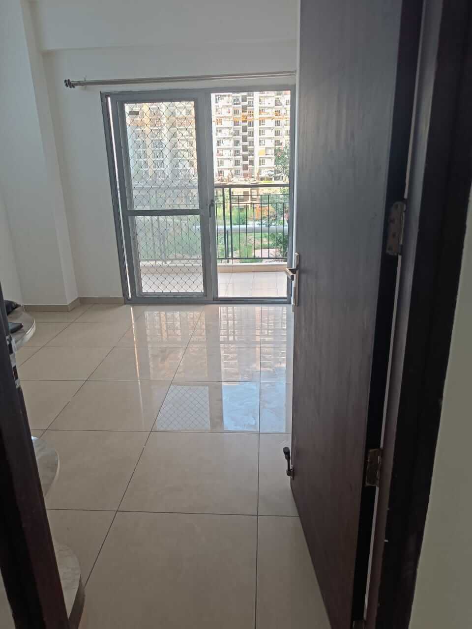5th Avenue: 2 BHK Flat for sale in Gaur City 1, Noida Extension