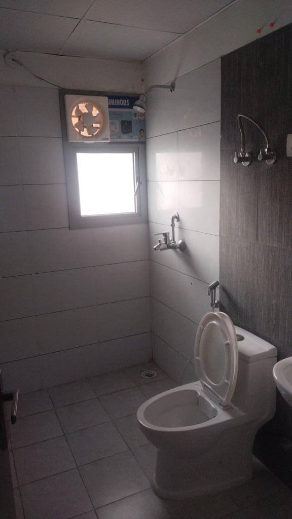 5th Avenue: 2 BHK Flat for sale in Gaur City 1, Noida Extension