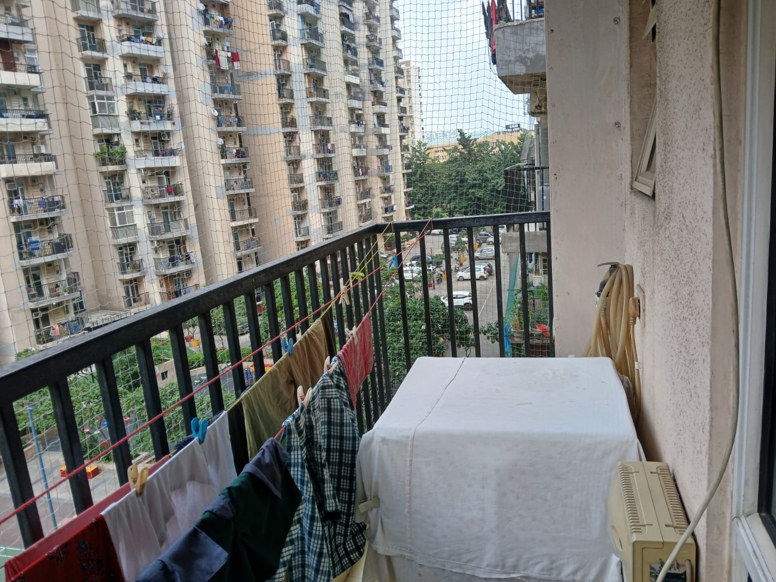 5th Avenue : 2BHK Semi Furnished Flat For Rent in Gaur City  1, Noida Extesion