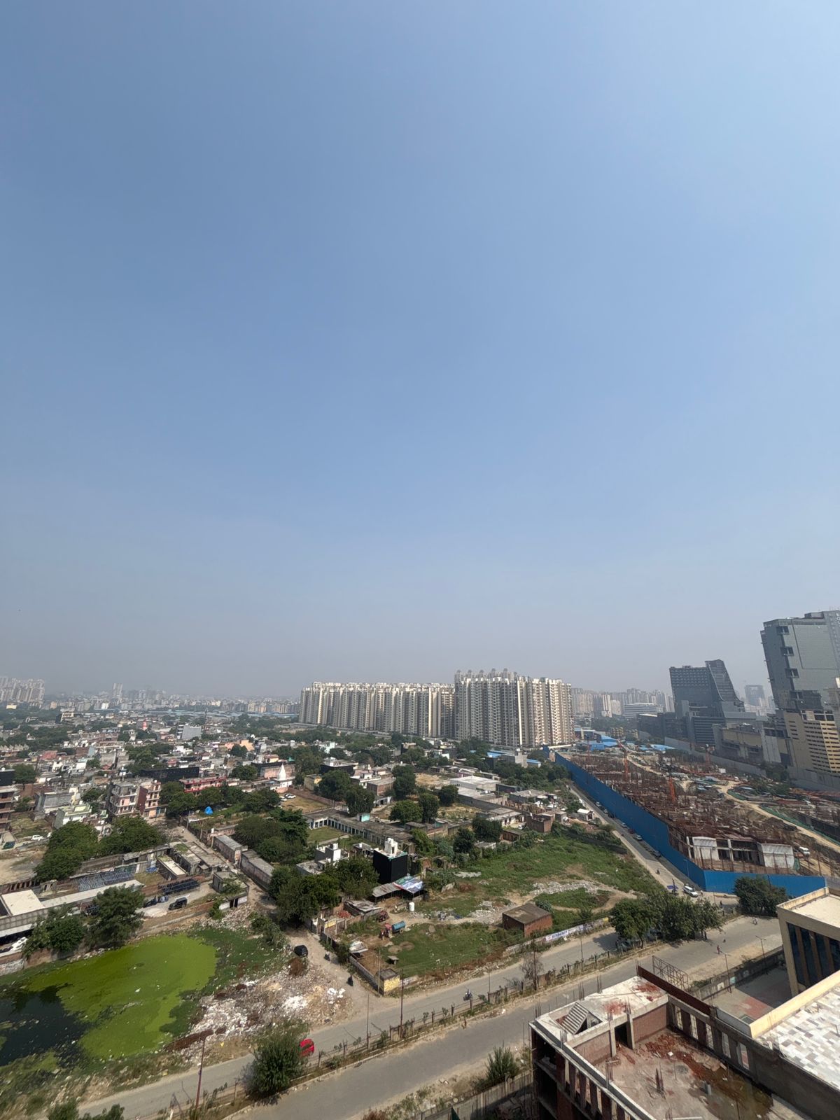 7th Avenue : 1 Room in Preoccupied 2BHK Fully Furnished Flat For Rent in Gaur City  1, Noida Extesion 