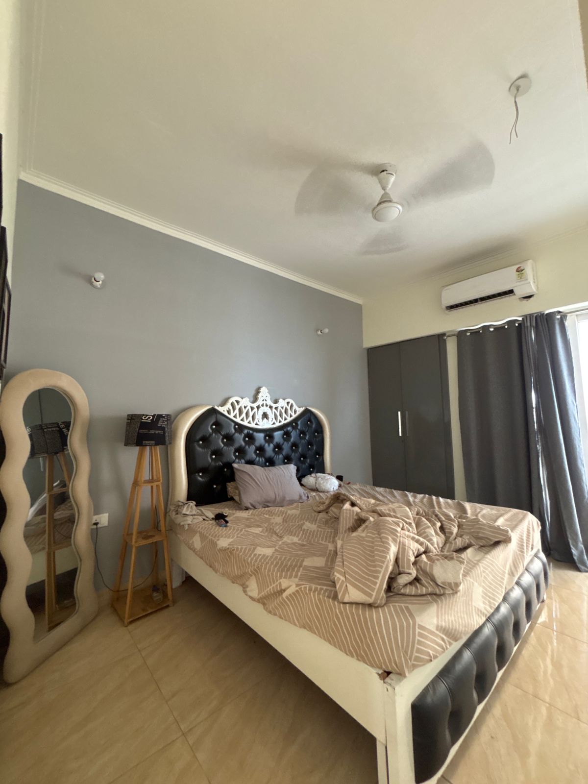 7th Avenue : 1 Room in Preoccupied  2BHK Fully Furnished Flat For Rent in Gaur City  1, Noida Extesion