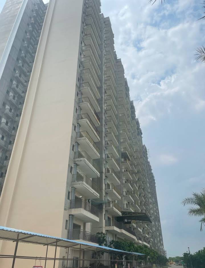 ACE Divino : 2BHK Semi Furnished Flat For rent in Sector 1, Noida Extension 