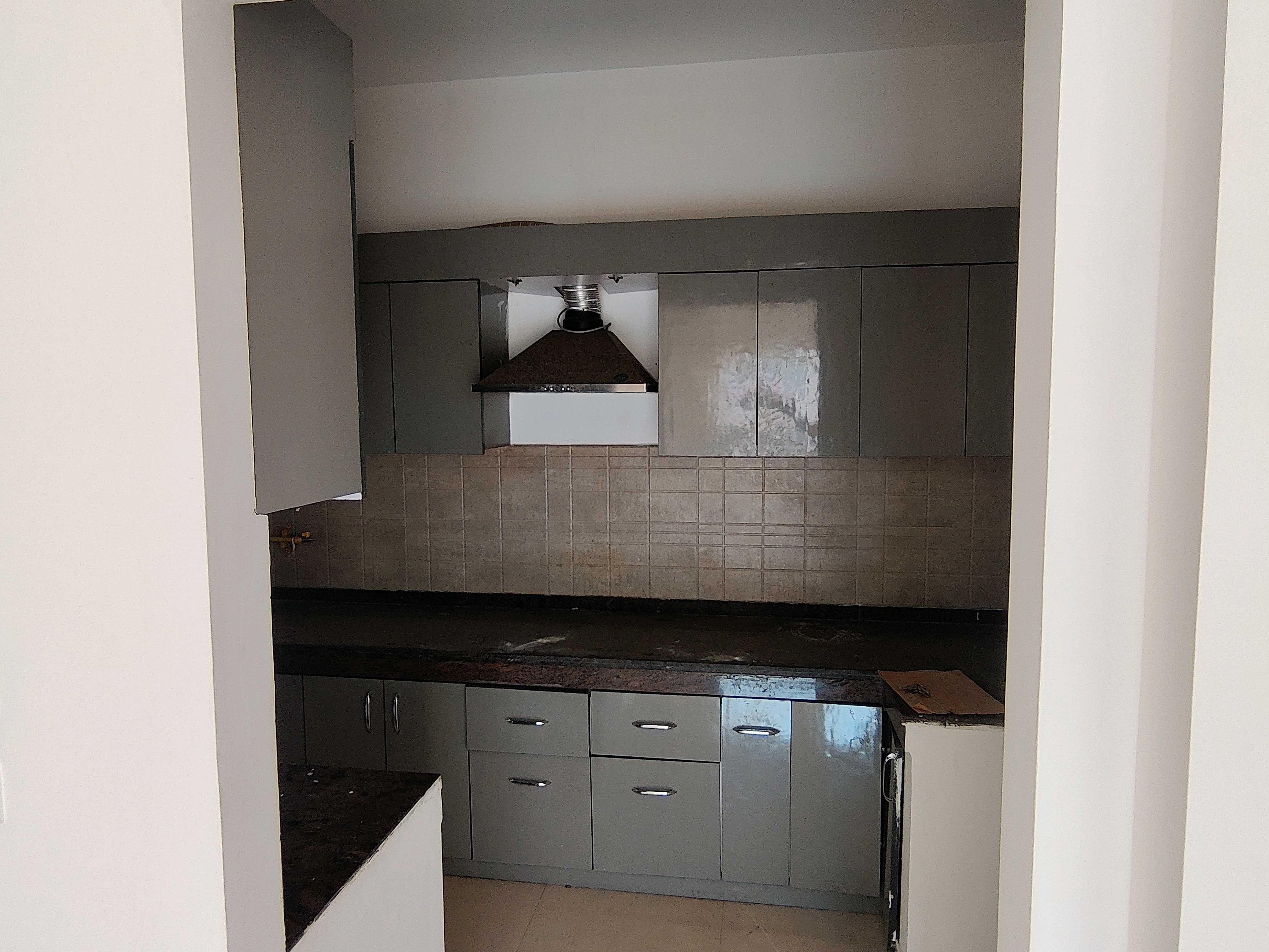 Ace Divino : 3 BHK Semi Furnished Flat for rent in sector 1, Noida Extension 