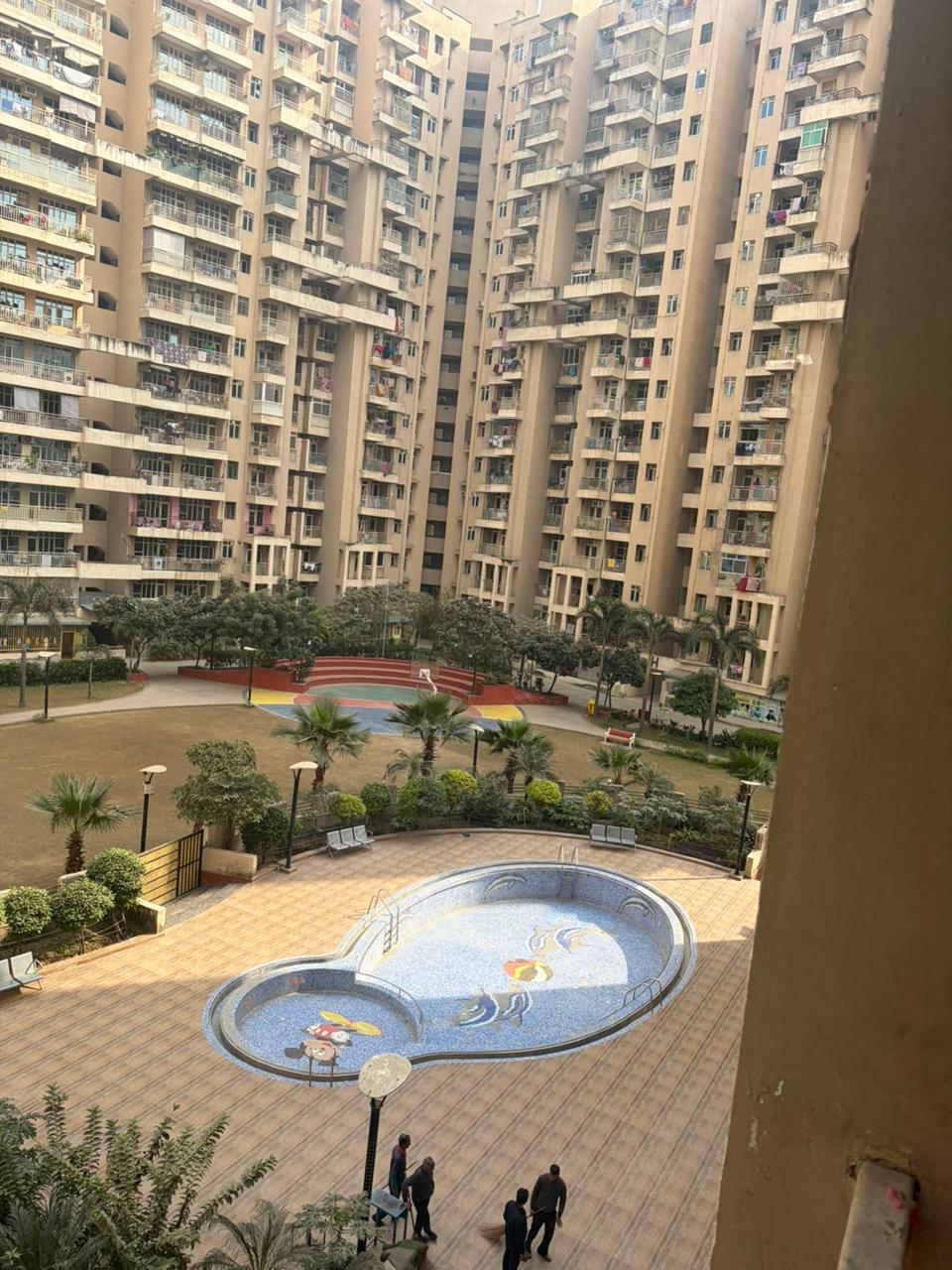 AIG Park Avenue : 3BHK Semi Furnished Flat For Rent in Gaur City  1, Noida Extension 