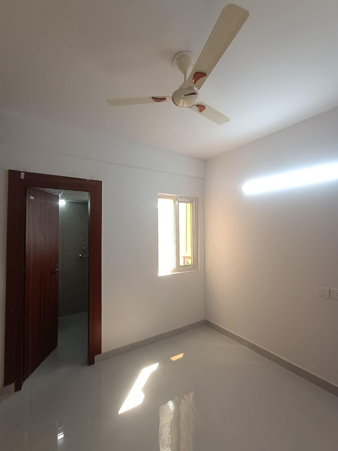 Aims Green Avenue : 2 + 1 BHK Semi Furnished flat for rent in Sector 4, Noida Extension