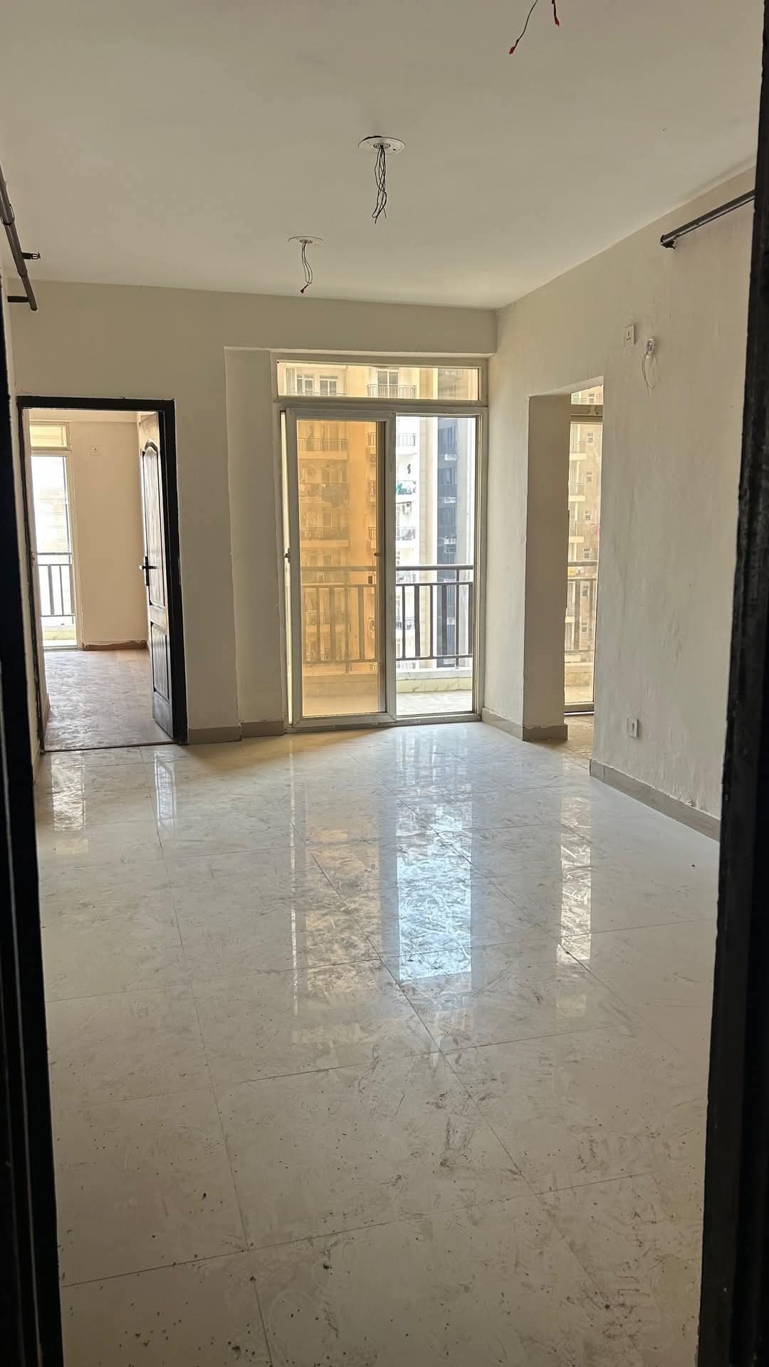 Aims Green Avenue : 2 + 1 BHK Semi Furnished Flat for sale in Sector 4, Noida Extension 