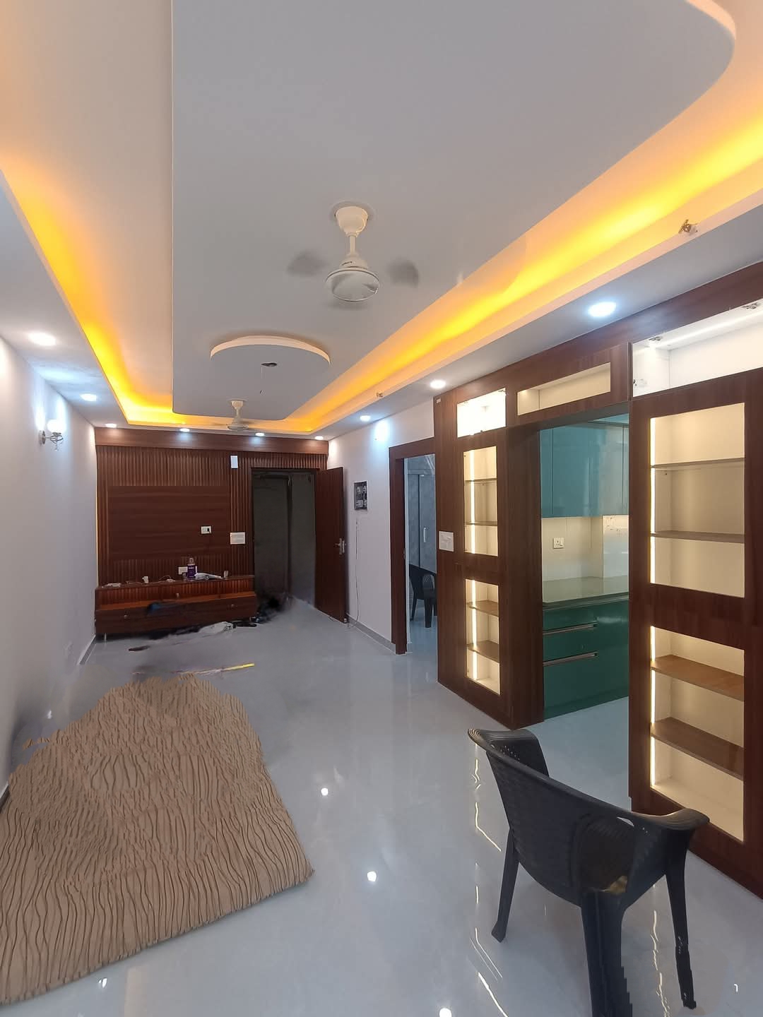 Aims Green Avenue : 3 BHK Semi Furnished Flat for rent in Sector 4, Noida Extension