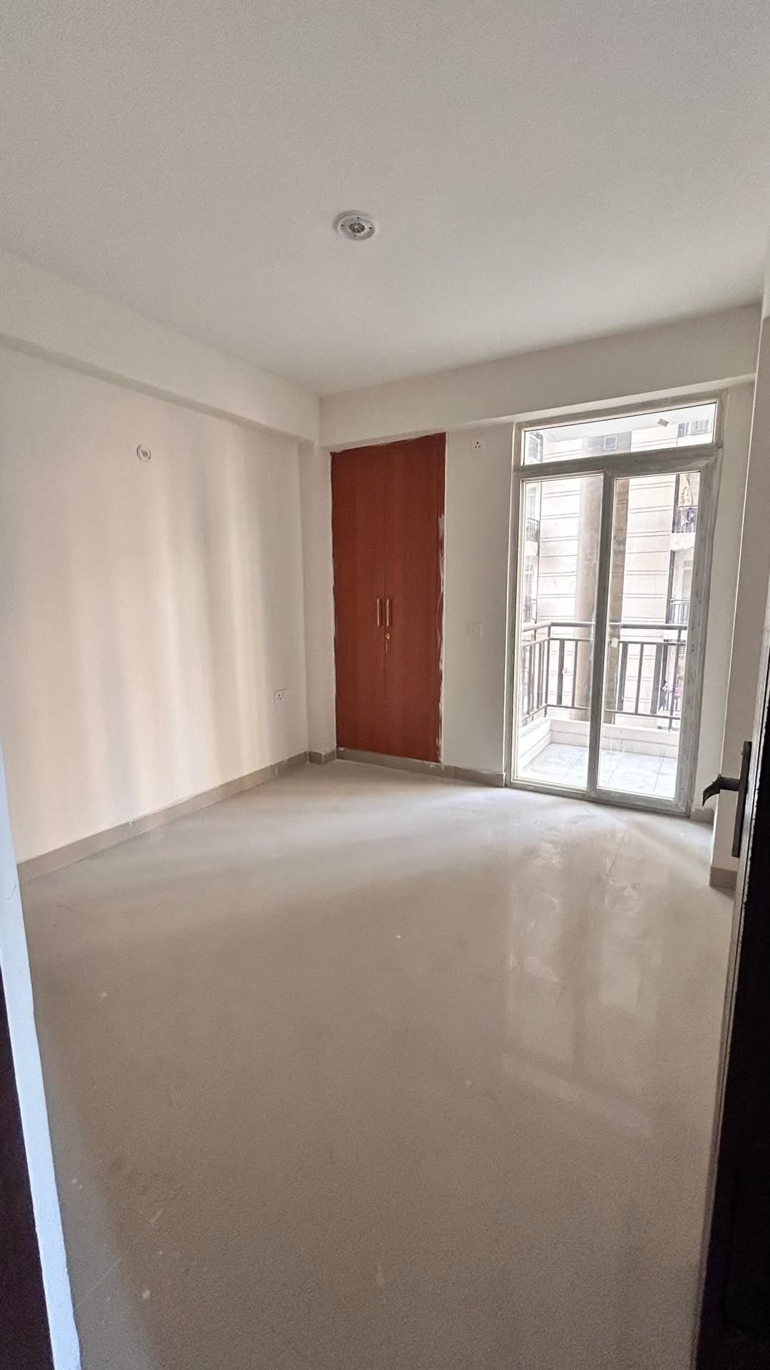 Aims Green Avenue : 3 BHK Semi Furnished Flat for sale in Sector 4, Noida Extension
