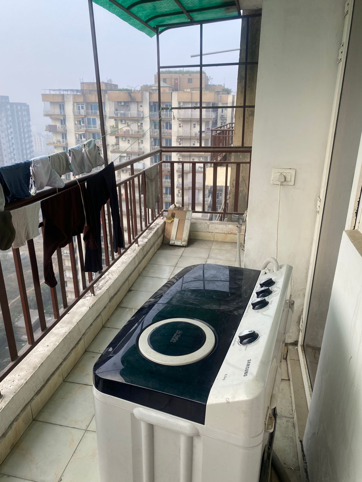 Aims Green Avenue : 3BHK Semi Furnished Flat For Rent in Sector 4, Noida Extension